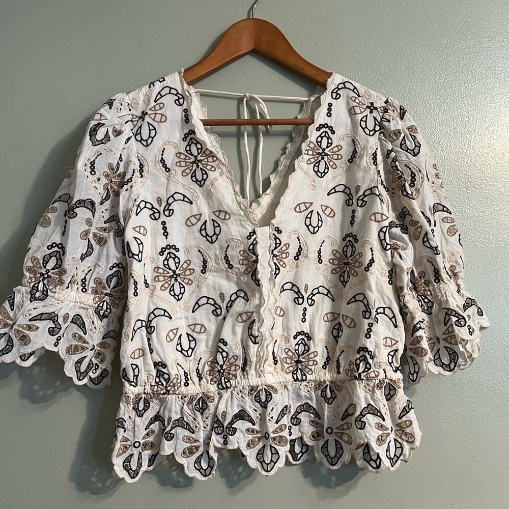 Antropologie Womens Puff Sleeves Beige Embroidered V Neck Crop Top Blouse Size S